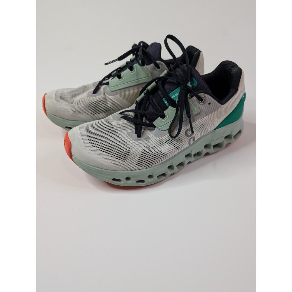 Women's On Cloudstratus Undyed-White Creek Size 9.5